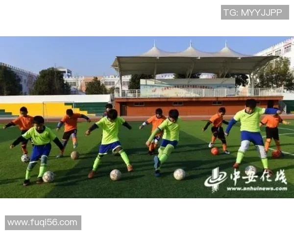 精美足球球星小摆件收藏展示让你感受绿茵场上激情魅力 精美足球球星小摆件收藏展示让你感受绿茵场上激情魅力